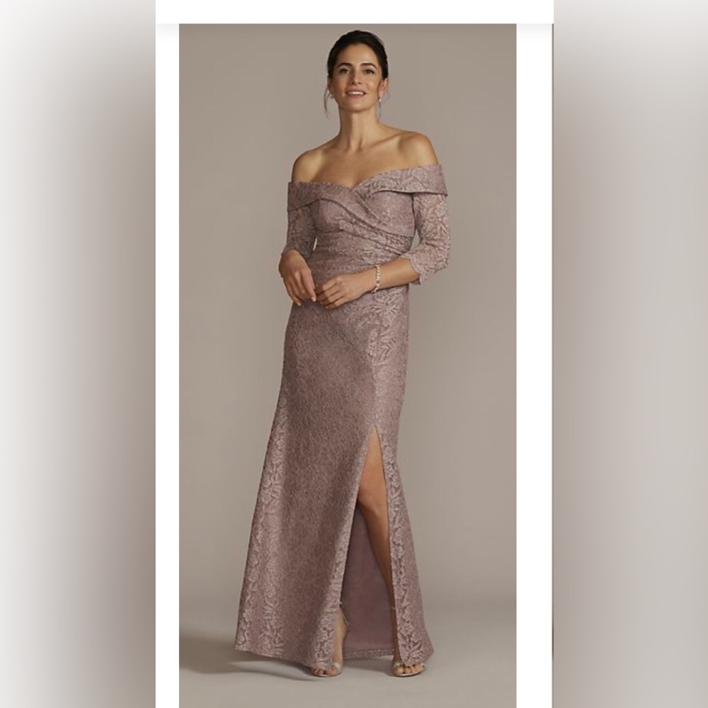 OLEG CASSINIoff-the-shoulder v-neck ruched lace gown size 12 worn once…